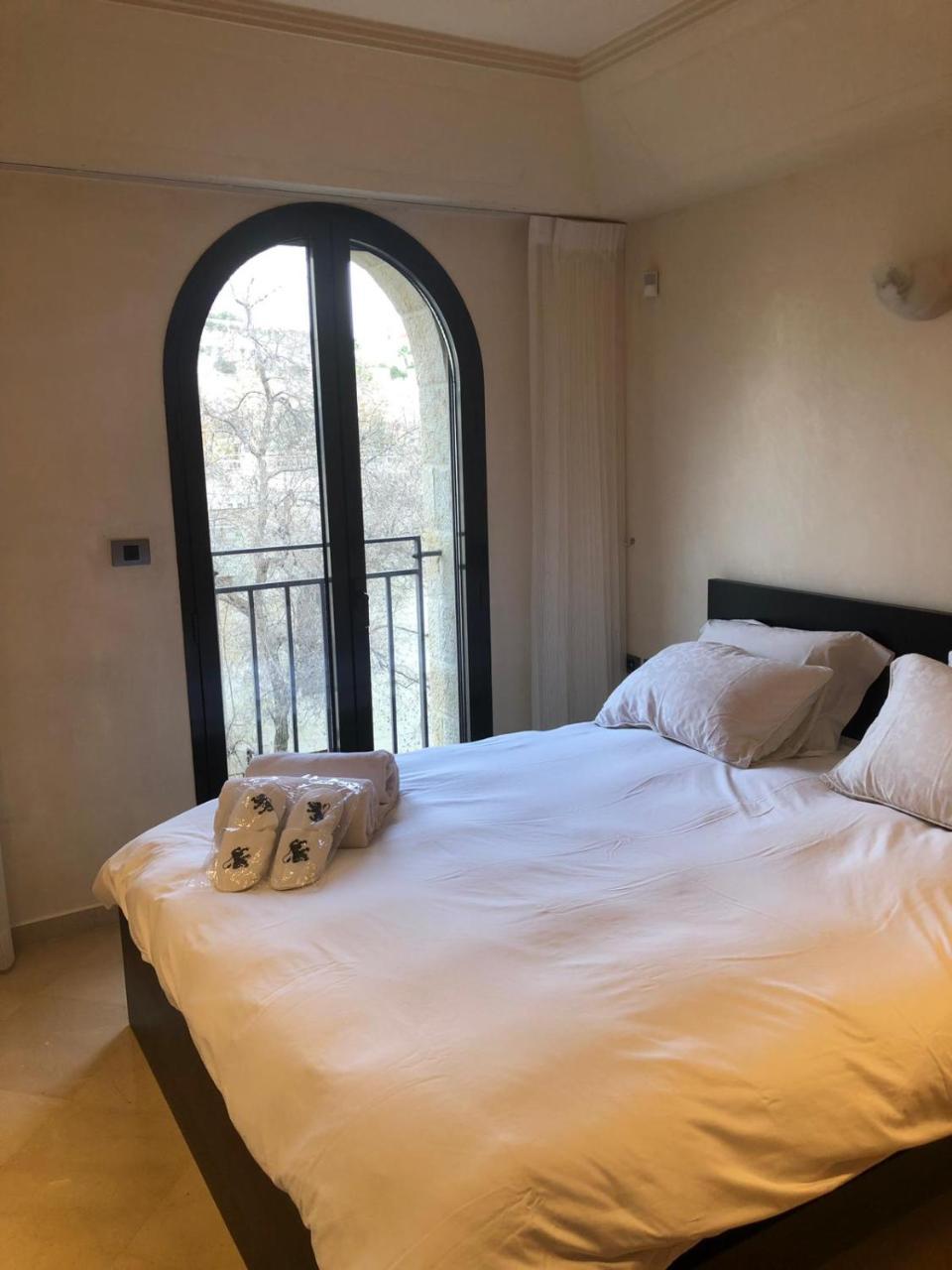 Lägenhet på 120 m² i Mamilla / King David, med 2 sovrum och 2 badrum  Jerusalem Exteriör bild