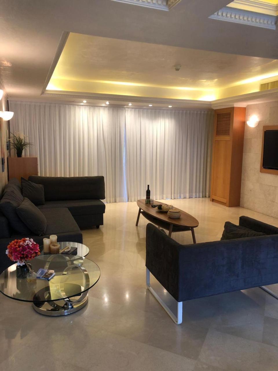 Lägenhet på 120 m² i Mamilla / King David, med 2 sovrum och 2 badrum  Jerusalem Exteriör bild