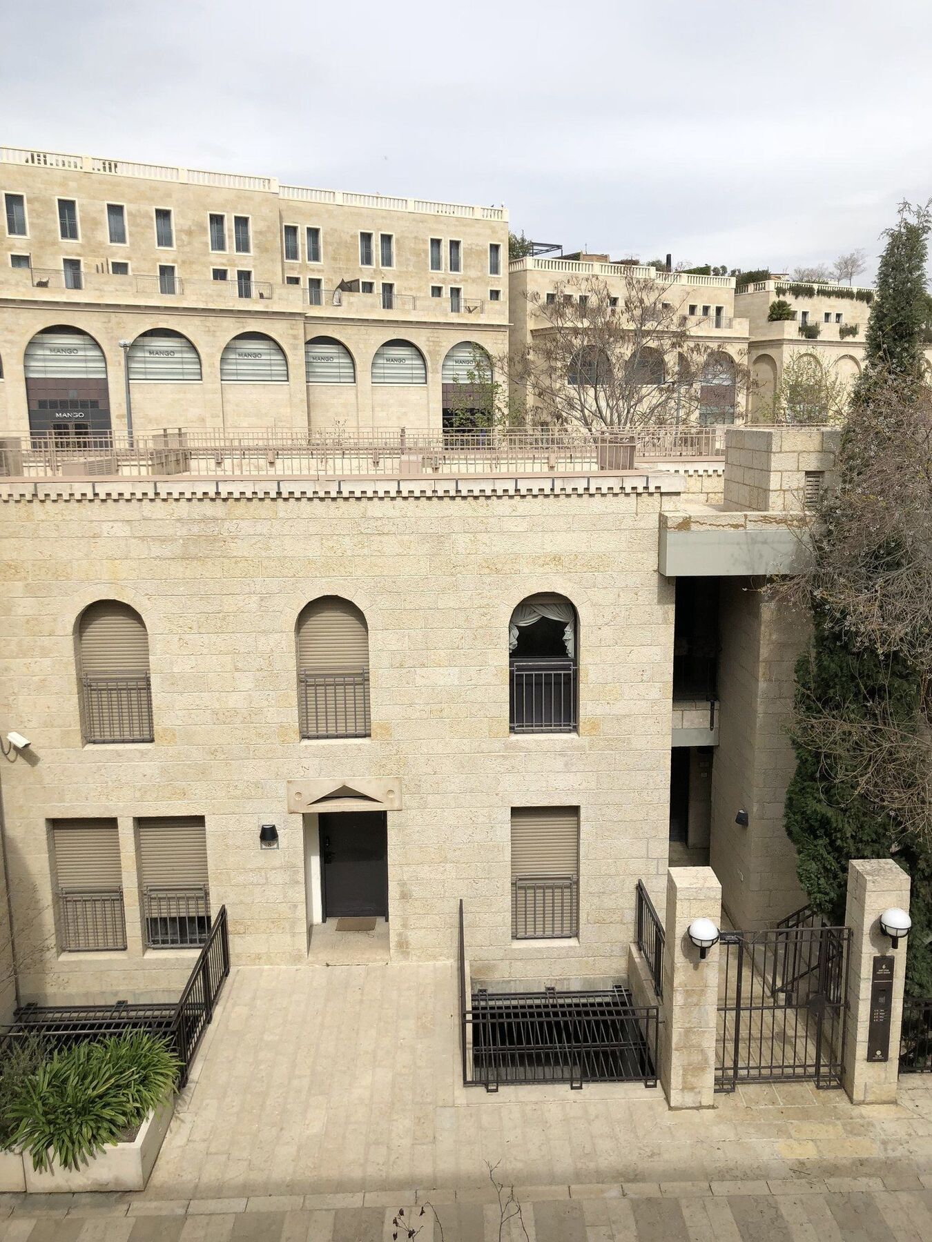 Lägenhet på 120 m² i Mamilla / King David, med 2 sovrum och 2 badrum  Jerusalem Exteriör bild